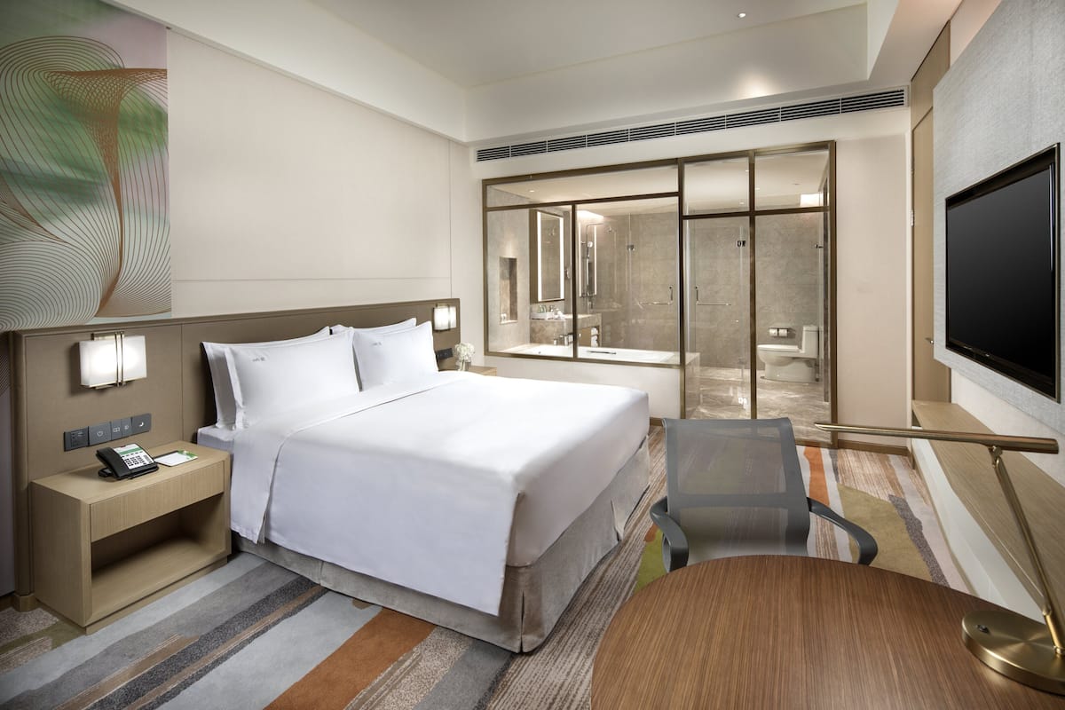 1 bedroom, minibar, in-room safe, desk