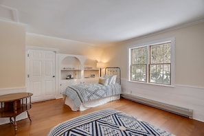 5 habitaciones, tabla de planchar con plancha y wifi gratis 