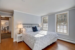 5 makuuhuonetta, silitysrauta/-lauta, ilmainen Wi-Fi, vuodevaatteet