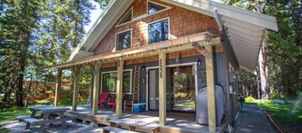 Black Bear Cabin central location to all Leavenworth's outdoor activities. 