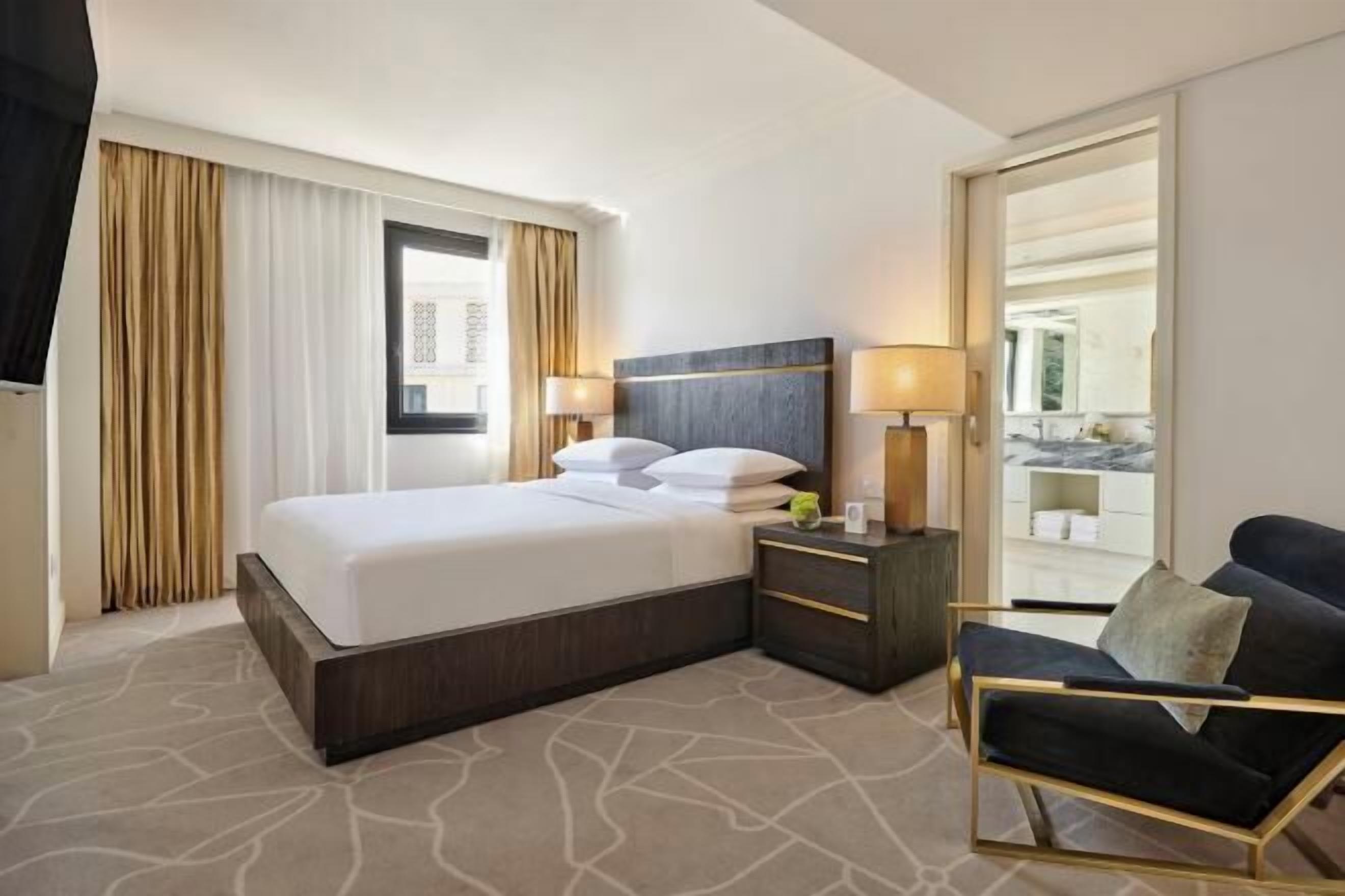 ملاءات للفراش لا تسبب الحساسية وعناصر مجانية داخل الميني بار