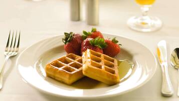 Komplett frukost varje dag (USD 22 per person)