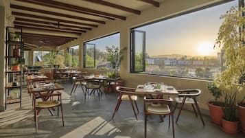 2 restaurants, breakfast, lunch, dinner served; Middle Eastern cuisine