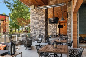 Terrace/patio - Archer Hotel Seattle/Redmond (Redmond)