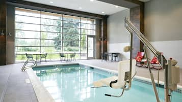 Indoor pool, pool loungers