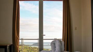 Luxury Condo, Multiple Beds, Non Smoking, Ocean View | View from room