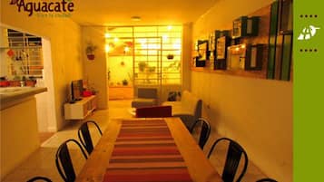 Petit déjeuner continental (5000 COP par personne)