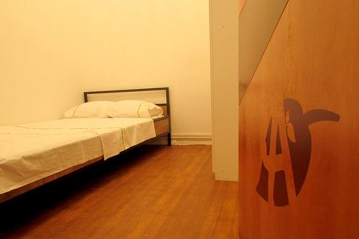 Standard Room, 1 Twin Bed, Shared Bathroom | Blackout drapes, WiFi (free), bed sheets