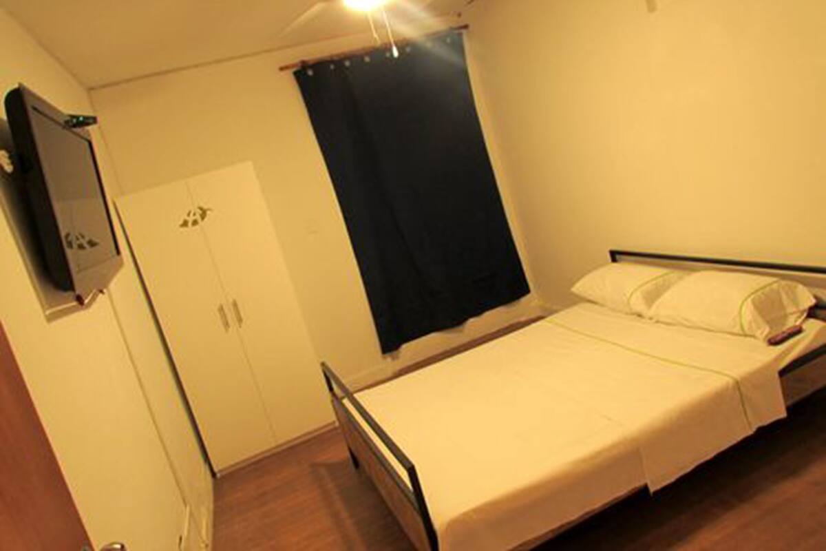Blackout drapes, WiFi (free), bed sheets