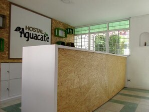 Reception - Hostal El Aguacate (Cali)