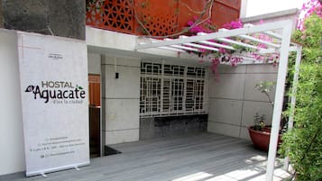 EntrĂ©e de lâhĂ©bergement