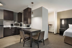 Desk, iron/ironing board, cots/infant beds, rollaway beds - Residence Inn by Marriott Minneapolis St. Paul/Eagan (Eagan)