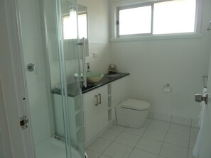 Bathroom - Conveniently located on Bridport's Main St is this neat 3... (Bridport)