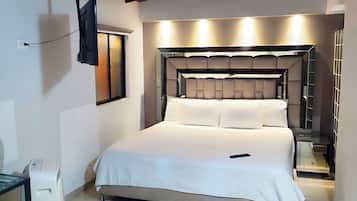 Caja de seguridad en la habitación, wifi gratis y ropa de cama