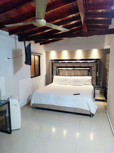 $ PROMO $ 3 Bedrooms with Bathrooms apartment & Jacuzzi in Lleras park @Poblado