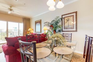 In-room dining - Emerald Waters (Miramar Beach)