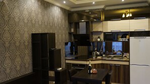 Deluxe Apartment | Private kitchen