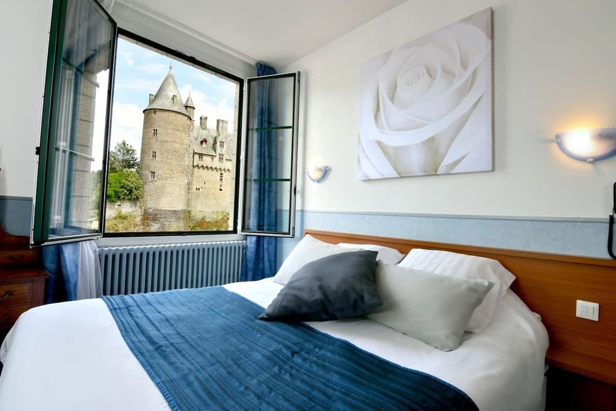 Superior Double Room | Desk, blackout drapes, iron/ironing board (on request), WiFi (free)
