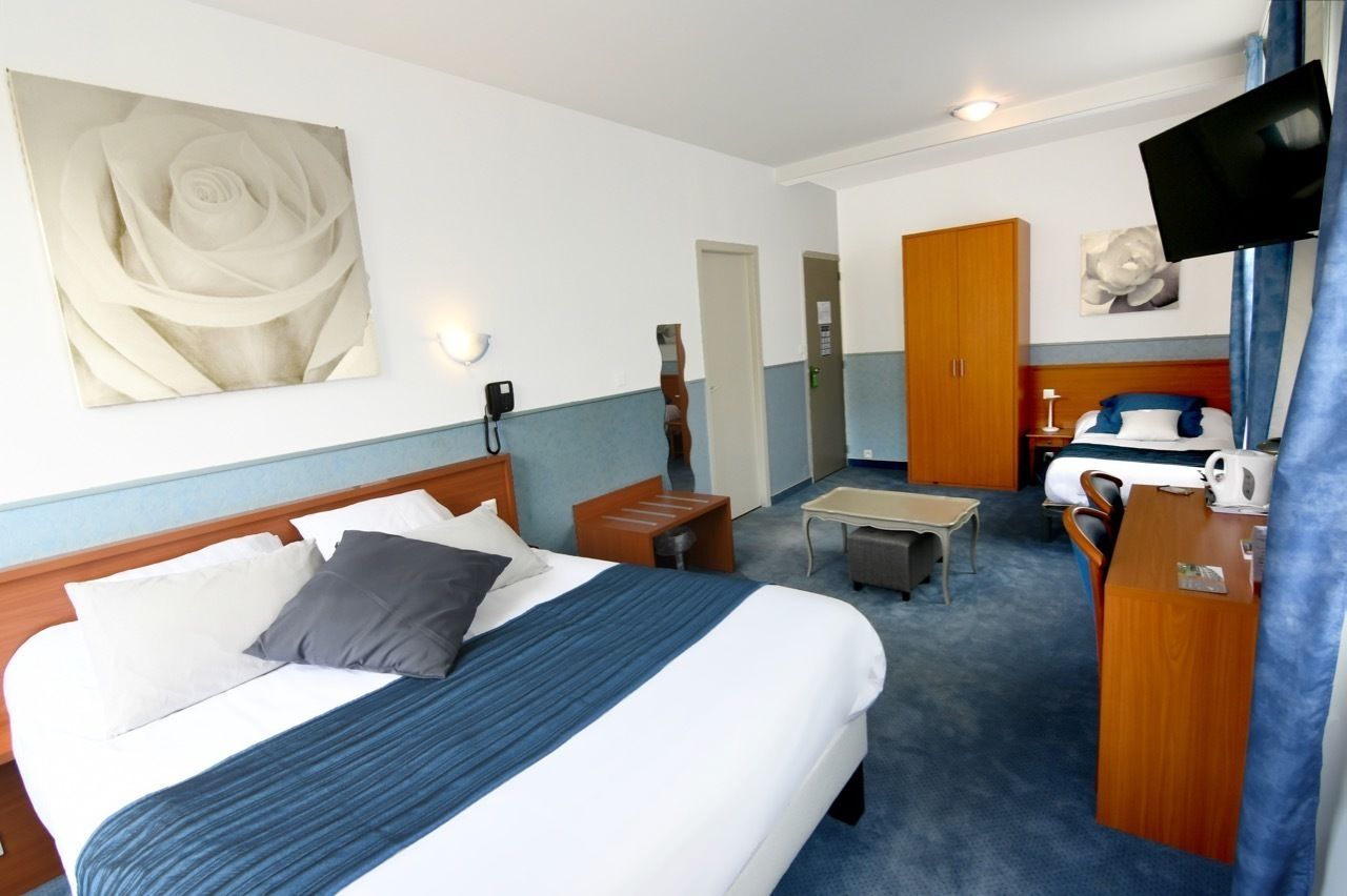 superior double room | 1 bedroom, individually decorated, individually furnished, desk