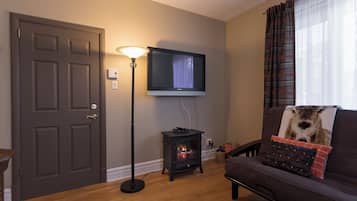 Classic Room, 1 Queen Bed with Sofa bed, Non Smoking | 1 bedroom, premium bedding, individually decorated
