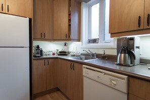 Chambre Classique, 1 grand lit et 1 canapé-lit, non-fumeurs | 1 chambre, literie de qualité supérieure, décoration personnalisée