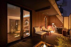 套房 (with Open-Air Bath, 65m2) | 浴室 | 獨立浴缸和淋浴設備、全浸式浴缸、免費盥洗用品、吹風機