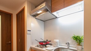 雙床房 | 手提電腦工作空間、隔音、免費 Wi-Fi、床單