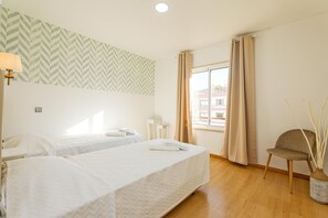 2 bedrooms, iron/ironing board, free WiFi, bed sheets - B19 - Marina Club Apartment (Lagos)