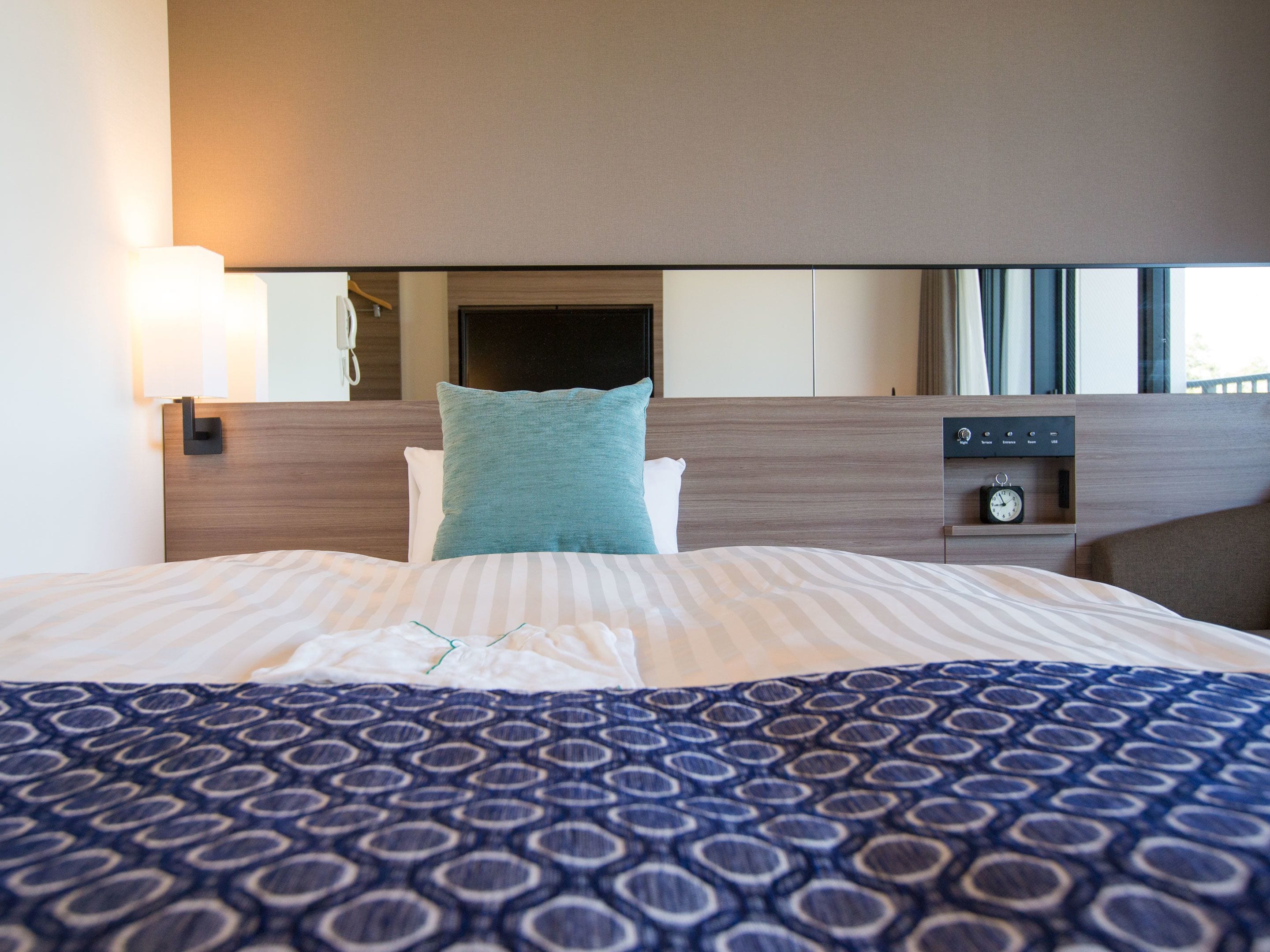 single room, non smoking | in-room safe, desk, soundproofing, free wifi