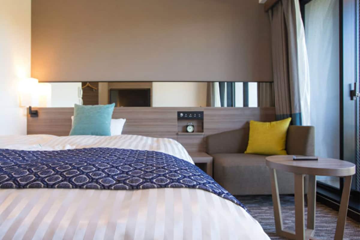 single room, non smoking | in-room safe, desk, soundproofing, free wifi