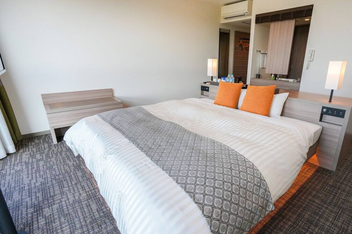 In-room safe, desk, soundproofing, free WiFi