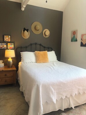 2 soverom, strykejern/-brett, wi-fi (inkludert) og sengetøy