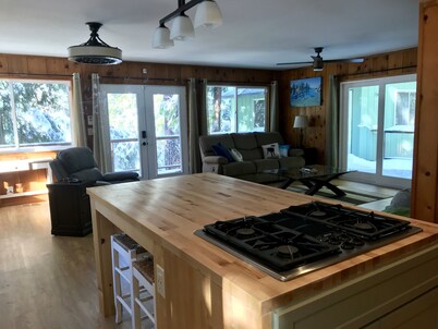 Murphy's cottage in Arnold