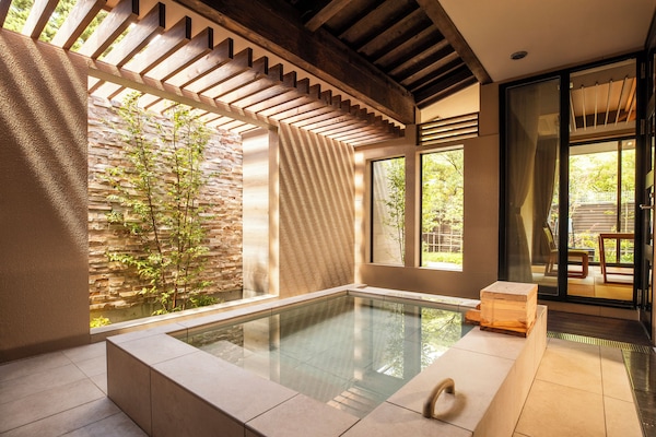 Terrace Suite JP-Western Room B, Annex (1F, Open Air Bath, Terrace) | Bathroom | Combined shower/tub, free toiletries, hair dryer, bathrobes
