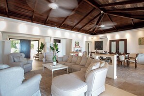 Interior - Direct Beachfront 6 BDR/en-suite /maid included. Excellent service. Rare gem (A) (Guana Bay Beach)