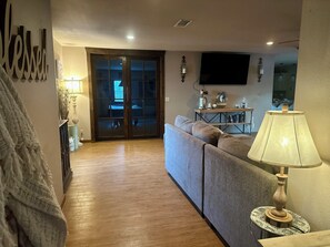 Smart-TV, Kamin, Computerbildschirme