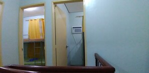 3 bedrooms, iron/ironing board, WiFi