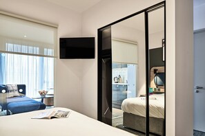 In-room safe, desk, laptop workspace, soundproofing - Citadines City Centre Liverpool (Liverpool)
