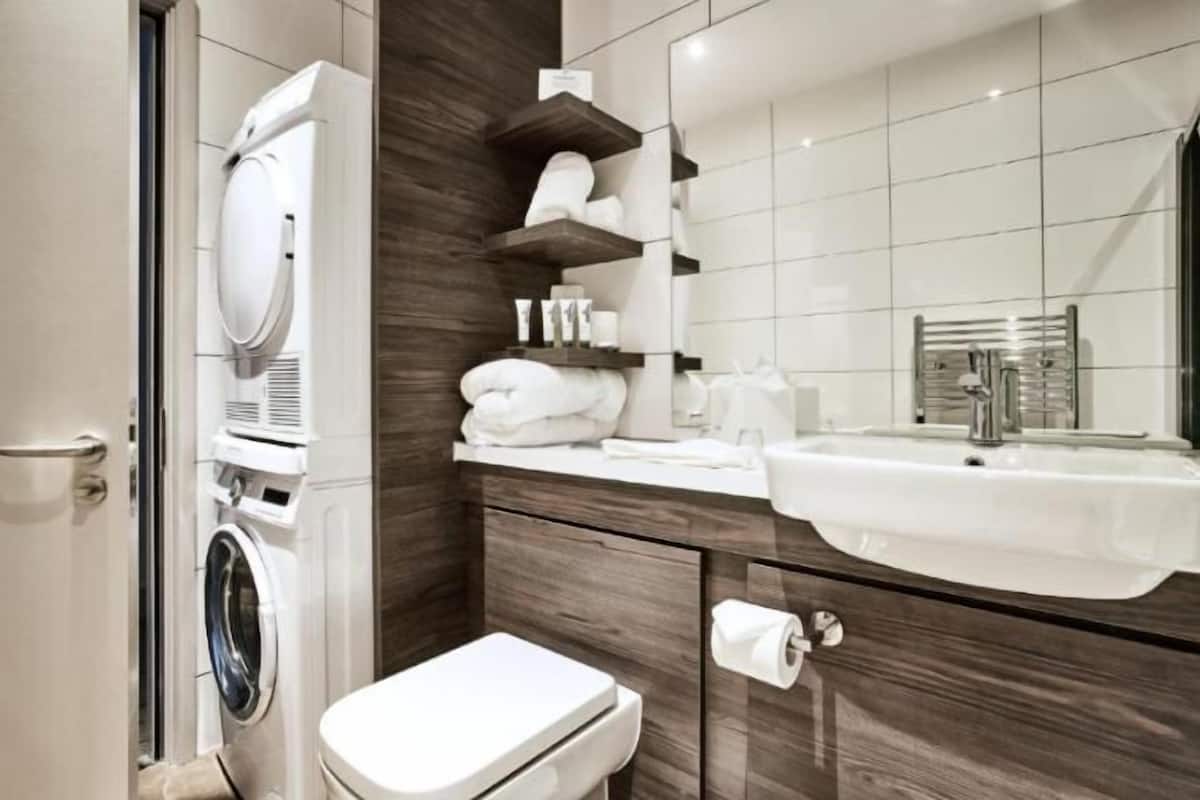 Bathroom | Shower, free toiletries, hair dryer, towels
