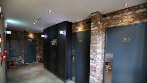 Hallway - Hotel Hertz (Seoul)