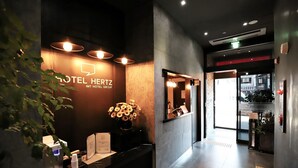 Reception - Hotel Hertz (Seoul)