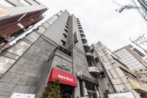 Exterior detail - Hotel Hertz (Seoul)