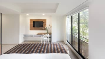 Superior Double Room, 1 King Bed, Non Smoking | Premium bedding, minibar, in-room safe, desk