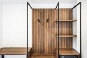 Ropa de cama de alta calidad y minibar 