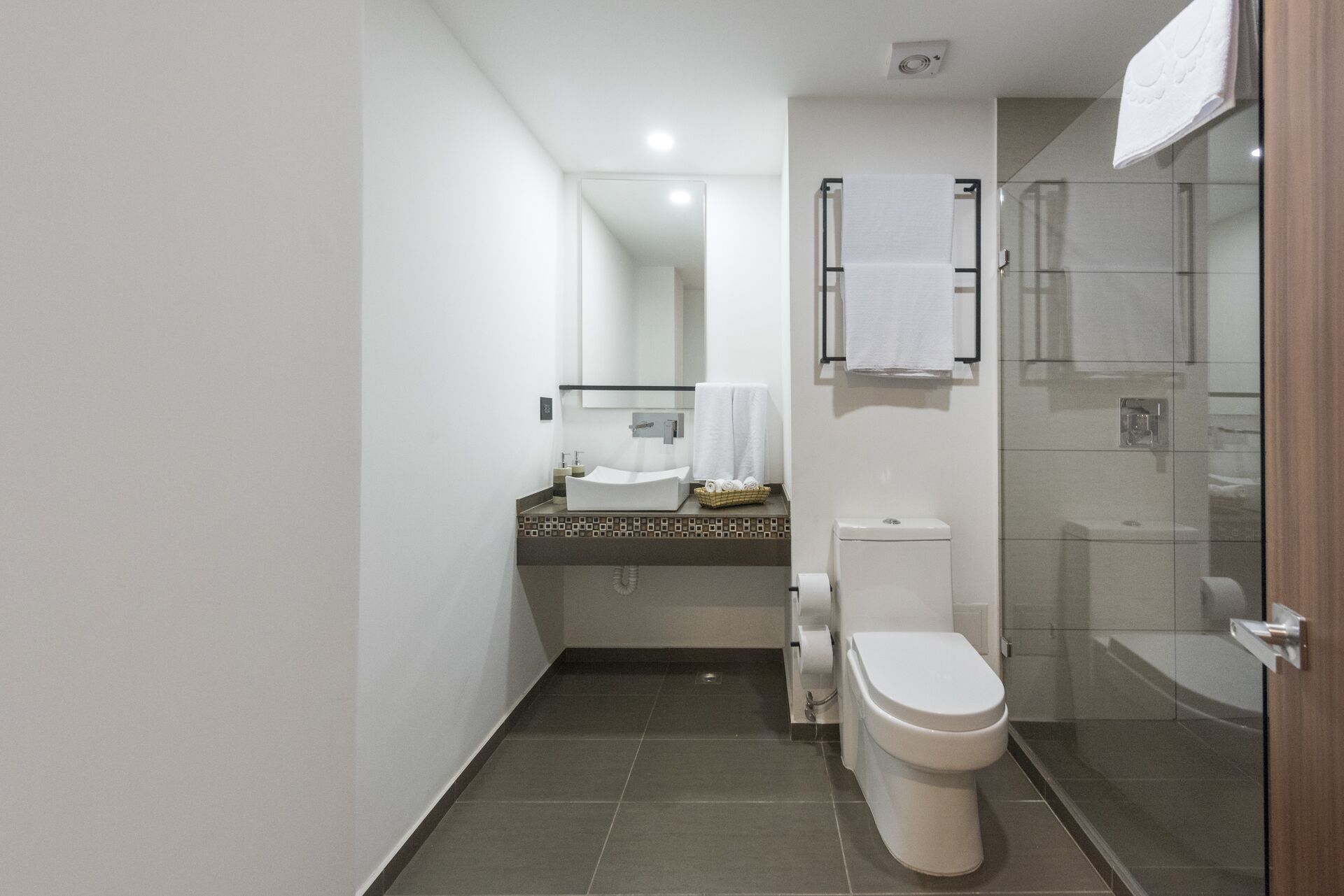 family room, 2 queen beds, non smoking | bathroom | shower, rainfall showerhead, free toiletries, hair dryer