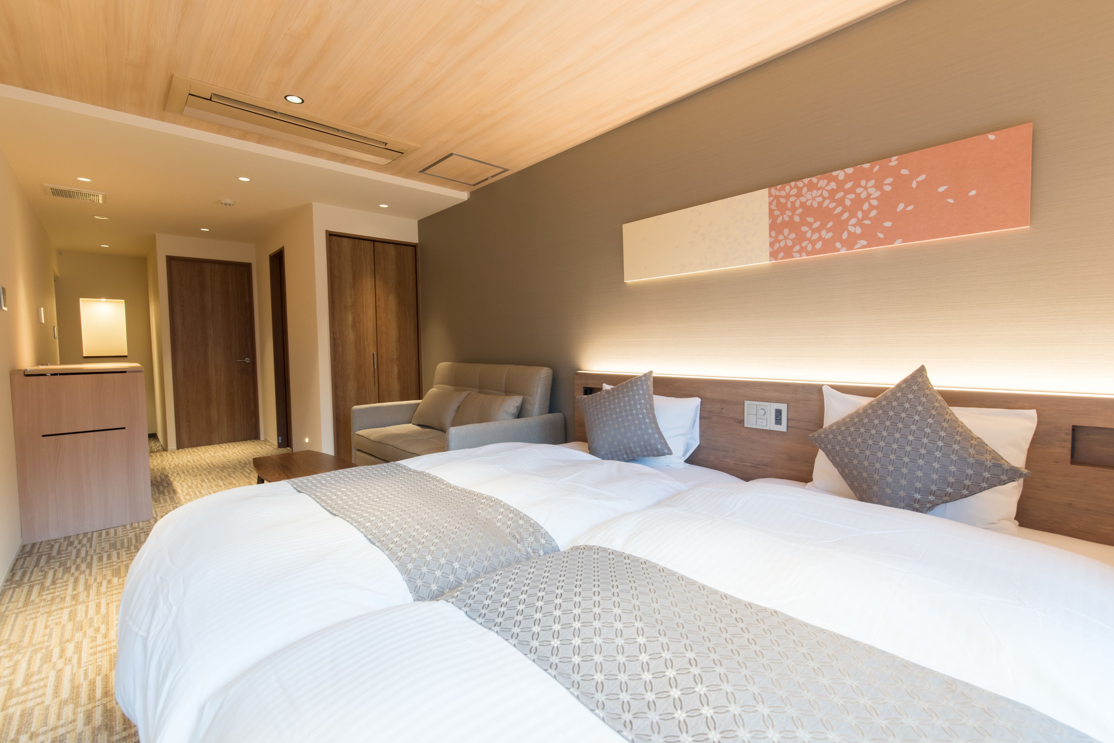 Deluxe Apartment | In-room safe, free WiFi, bed sheets