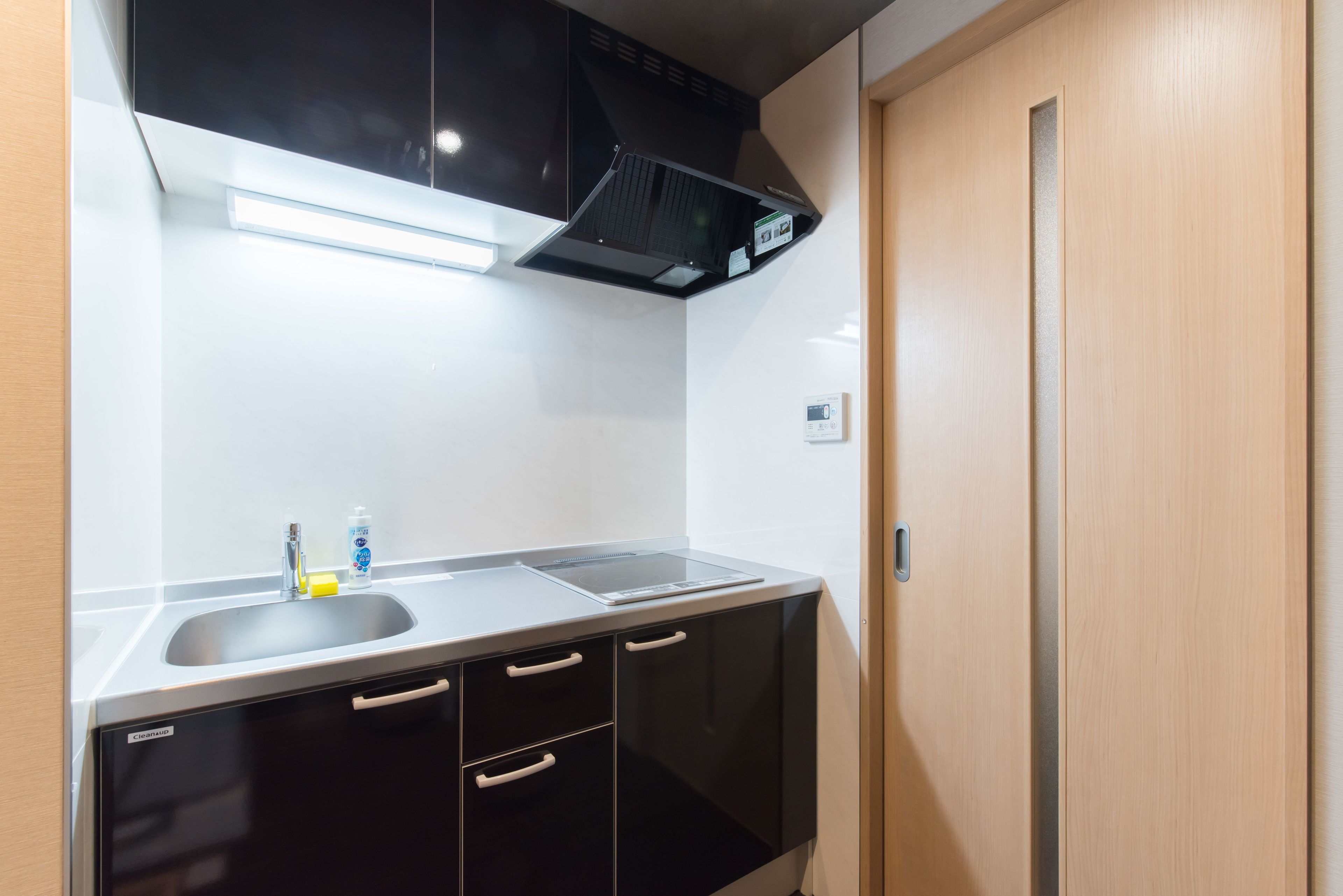 컴포트 쿼드룸 | 전용 간이 주방 | 냉장고, 전자레인지, 쿡탑, 전기 주전자