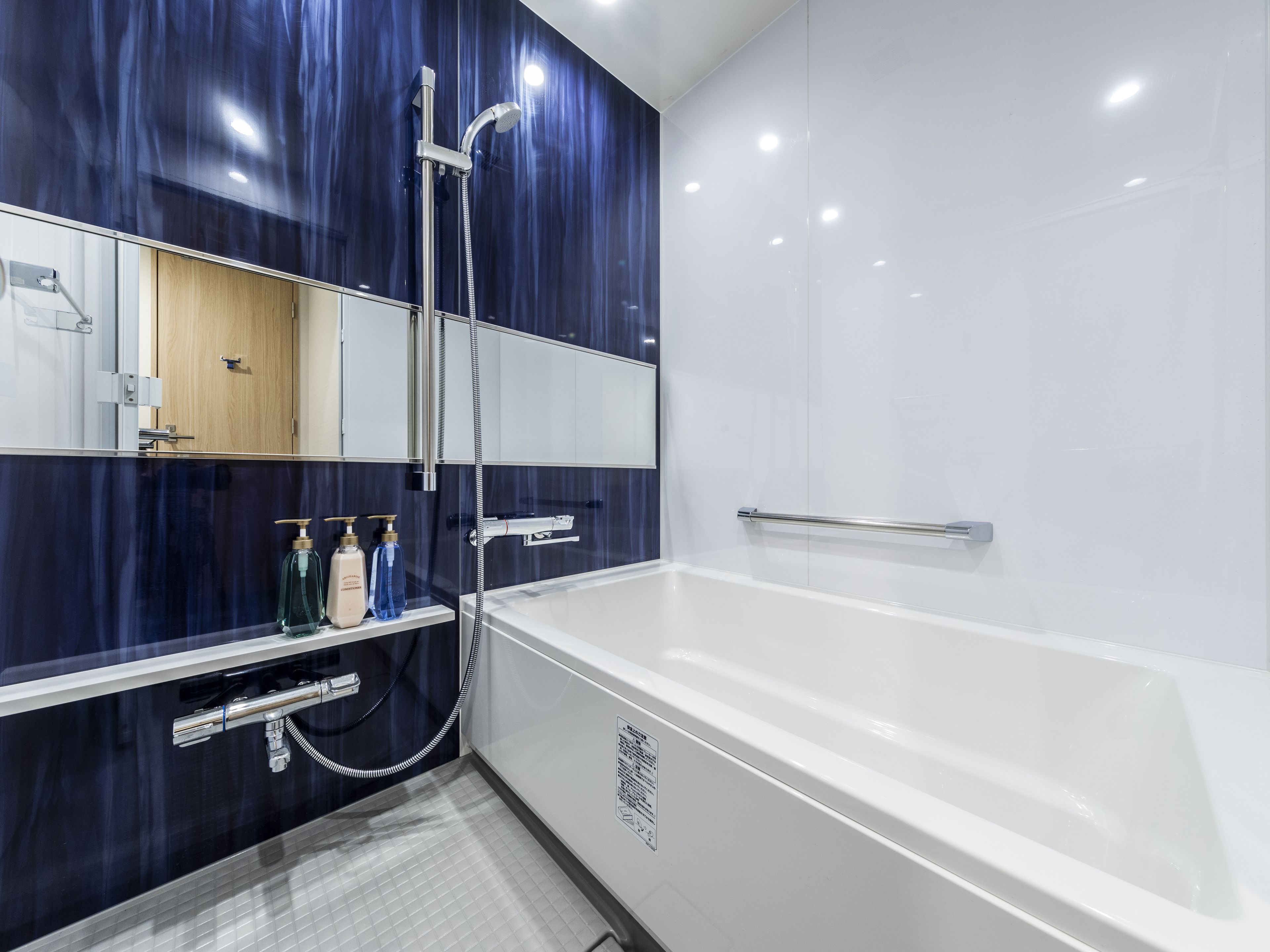 淋浴/盆浴组合、环保洗浴用品、吹风机、拖鞋