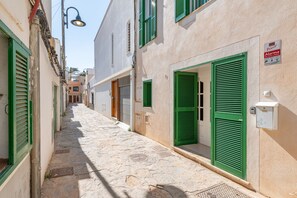 Exterior detail - Holiday Home "Can Marineta" in the Port of Portixol in Palma With Solarium (Palma de Mallorca)