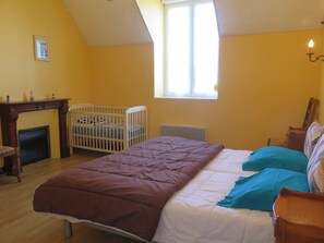 2 bedrooms, iron/ironing board, free WiFi, bed sheets - Holiday house near the beaches (Penmarch)